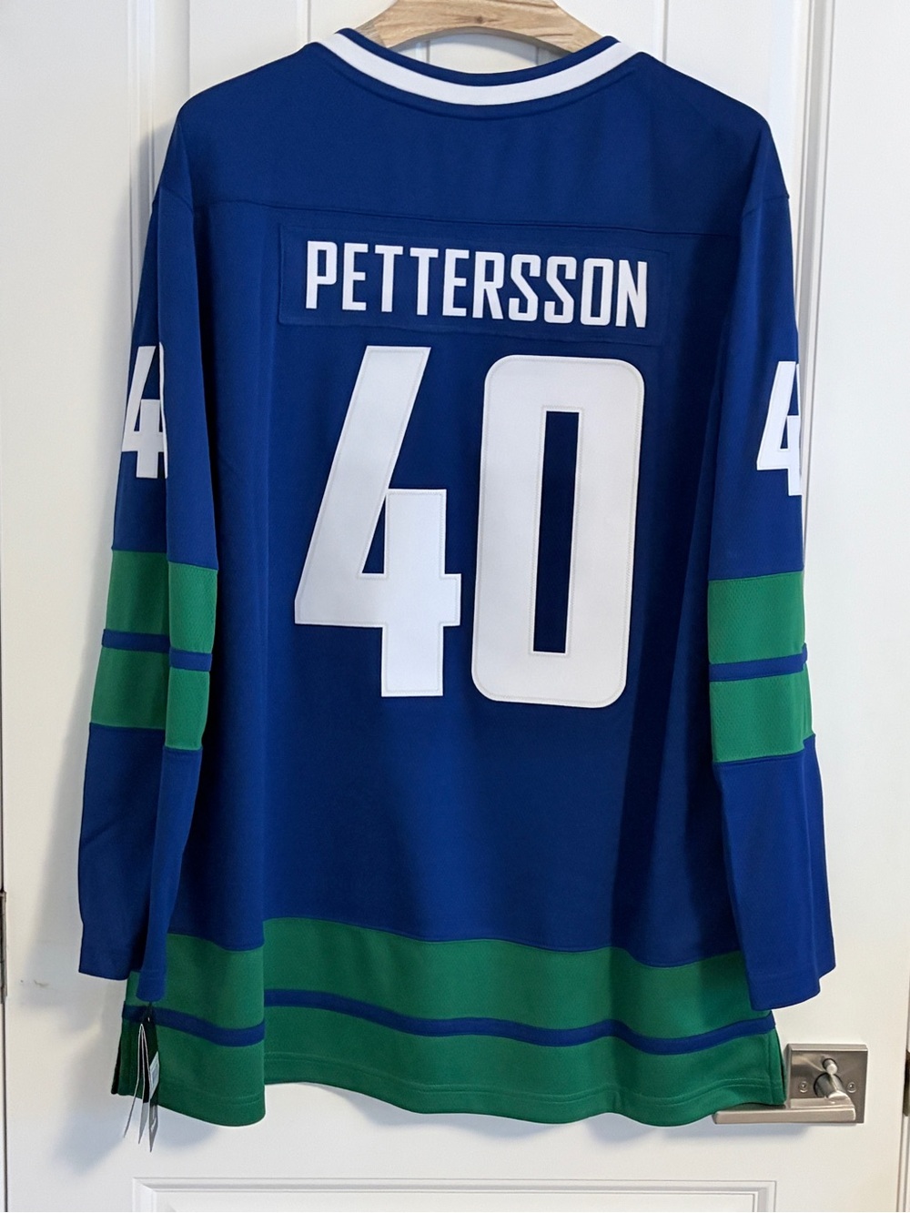 BNWT Authentic Fanatics Vancouver Canucks Elias Pettersson Womens Jersey 3XL